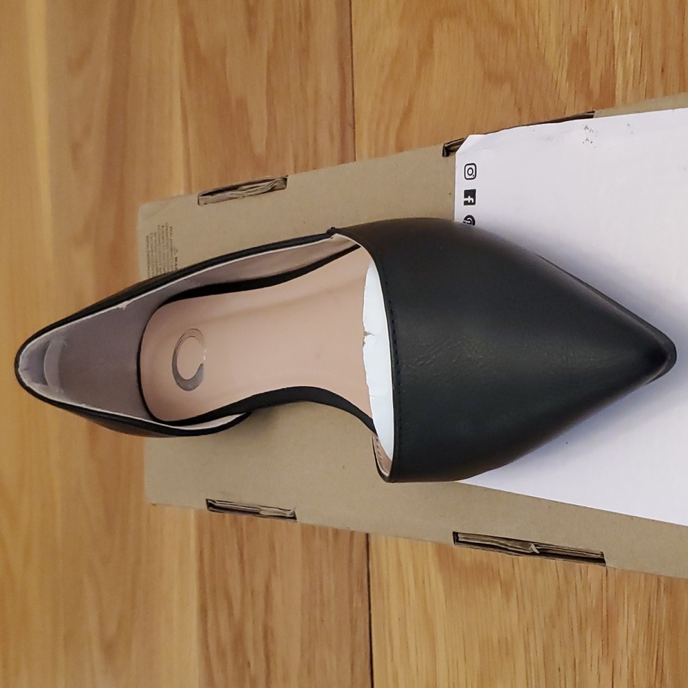Journee Collection Cortni Flats